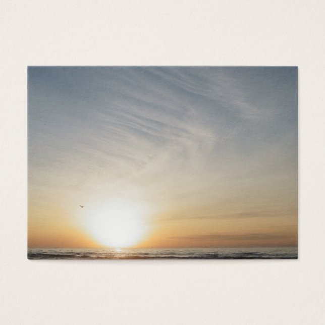 Pacífica celebración del amanecer en la playa Añad (Frente)