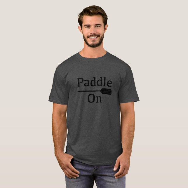 Paddle On Design - La camiseta oscura básica de lo (Anverso completo)