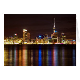 Paisaje nocturno de la ciudad de Auckland