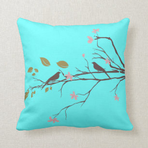 pájaros en almohada de tiro de la flor de cerezo