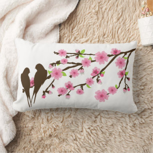 Pájaros en una rama de flores de cerezo almohada l