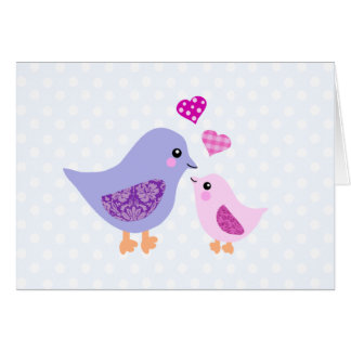 Pájaros maternos y niños rosados y morados