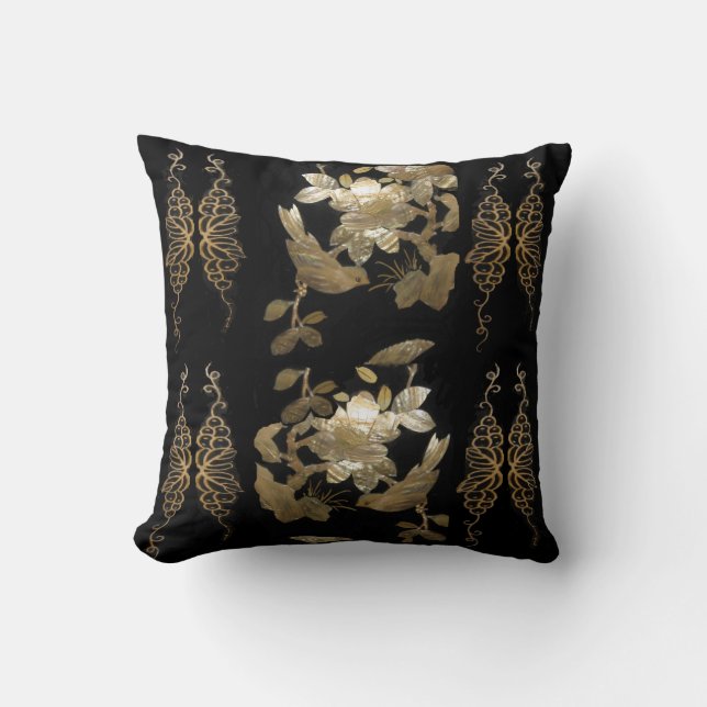 Pájaros orientales del instinto en la almohada de (Anverso)