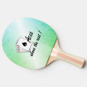 Pala De Ping Pong Aces sobre el resto del verde