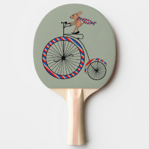 Pala De Ping Pong Bici pasada de moda que monta del perro en la