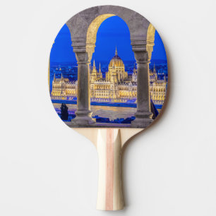 Pala De Ping Pong Edificio del Parlamento húngaro al anochecer