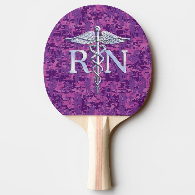 Pala De Ping Pong Enfermera inscrita RN Caduceus en camuflaje rosado (Reverso)