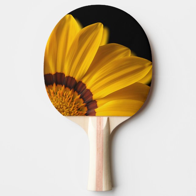 Pala De Ping Pong Flor amarilla sobre fondo negro (Anverso)
