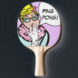Pala De Ping Pong La-Di-Da Lady Pop Art Ping Pong Paddle<br><div class="desc">Este hotel La-Di-Da Lady Ping Pong Paddle hará sonreír a los amantes del ping pong. El diseño presenta a una mujer deliciosamente peculiar con el pelo rubio apilado en la cabeza con un arco rosado, gafas de ojos de gato, un collarín rosa y blanco con estampado de cebra y vestido...</div>