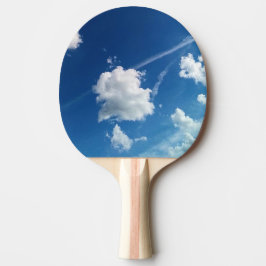 Pala De Ping Pong Nubes pequeñas, en la luz
