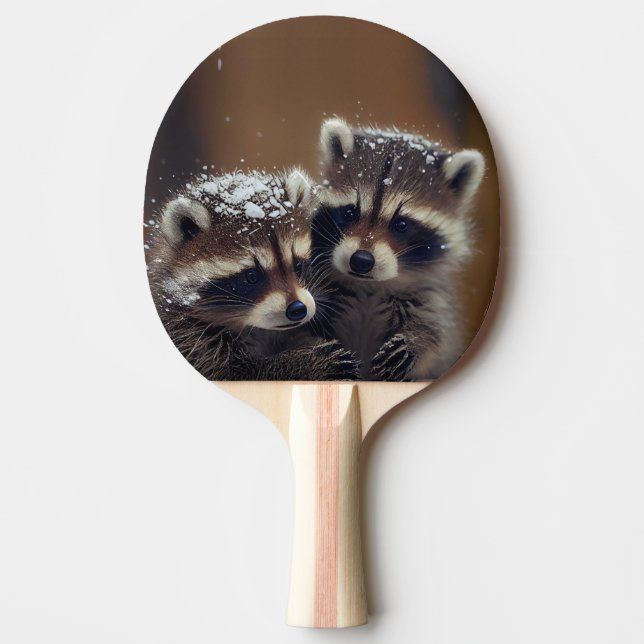 Pala De Ping Pong Raccoons de bebé se apiñan en la nieve en caída (Anverso)