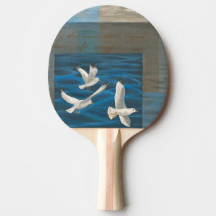 Pala De Ping Pong Tres gaviotas blancas que vuelan sobre el agua