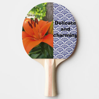 Pala De Ping Pong tulipanes naranjas y olas minimalistas azules