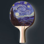 Pala De Ping Pong Vincent Van Gogh Starry Night Vintage Bella Artes<br><div class="desc">Vincent van Gogh Starry Night Bella Artes Painting Starry Night es un cuadro del artista holandés post-impresionista Vincent van Gogh. El cielo azul nocturno está lleno de nubes, estrellas y una luna creciente brillante. La noche estrellada es la única noche de la serie de vistas desde la ventana de su...</div>