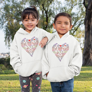 Palabras de Chicas del corazón con una sudadera en