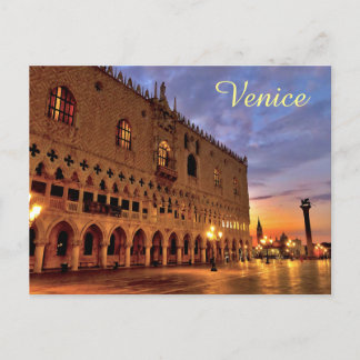 Palacio de Doge en la postal de Venecia