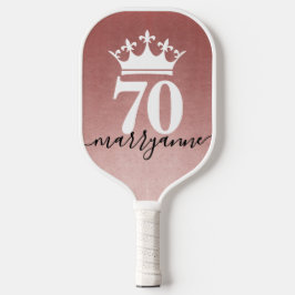 Palas De Pickleball 70 y aún reina del rosa de la corte