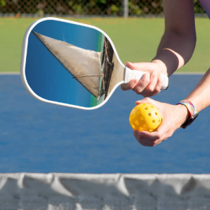 Palas De Pickleball Barco de pesca tradicional en la playa