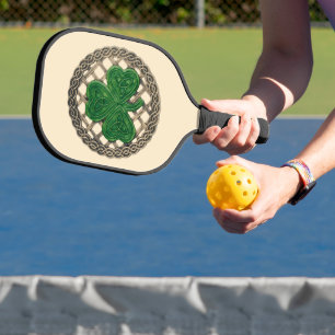 Palas De Pickleball Beige Shamrock Sobre Nudos Celtas