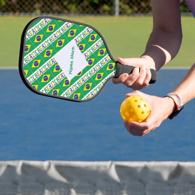 Palas De Pickleball Brasil: La bandera brasileña enlosada personificac (in situ)