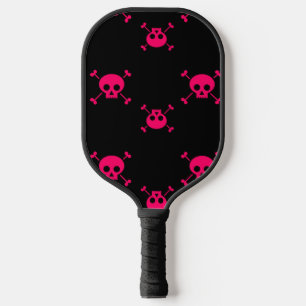 Palas De Pickleball Calavera rosa y huesos cruzados sobre negro