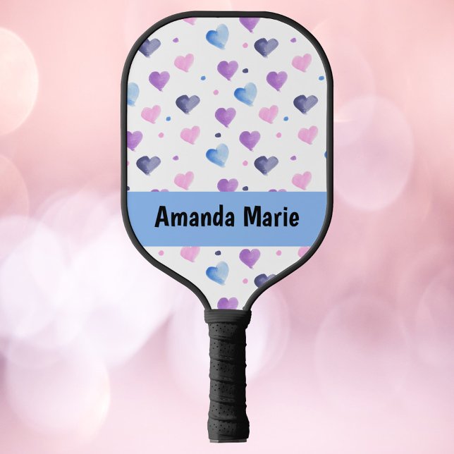 Palas De Pickleball Corazones acuarela Personaliza Púrpura Azul Rosa (A pickle ball racket that you can personalize and has pink, blue and purple hearts.)