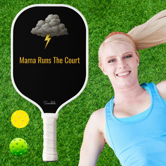 Palas De Pickleball Customized Mama Runs The Court Pickleball Mom Gift (Subido por el creador)