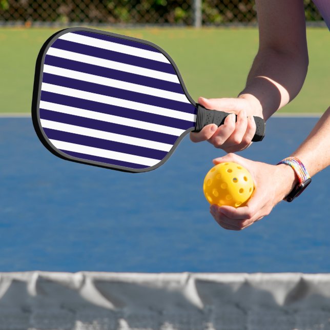 Palas De Pickleball Dark Blue and White Striped Pickleball Paddle (in situ)