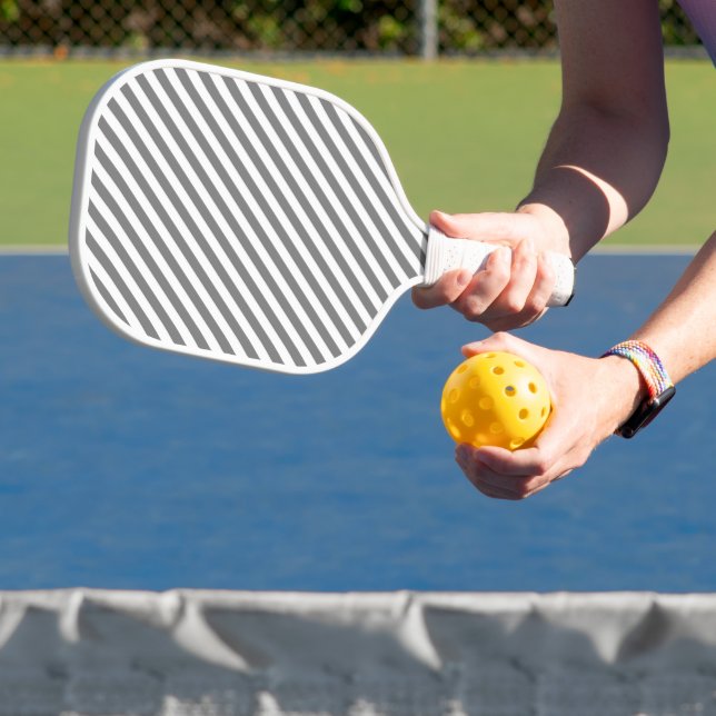 Palas De Pickleball Diagonal gray and white stripes pattern (in situ)