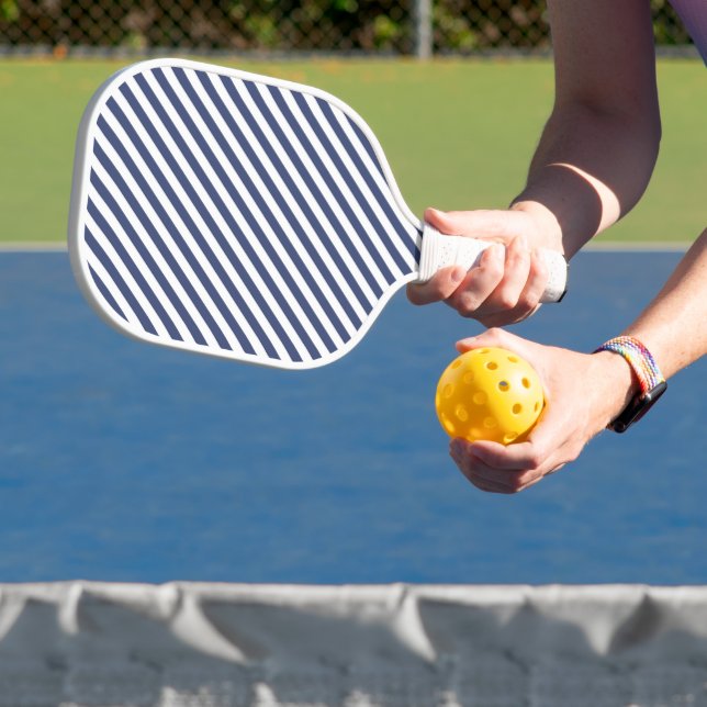 Palas De Pickleball Diagonal navy blue and white stripes pattern (in situ)