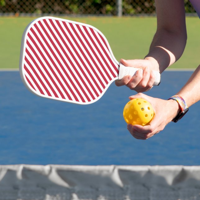Palas De Pickleball Diagonal red and white stripes pattern (in situ)
