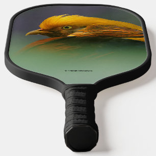Palas De Pickleball Emergiendo del verde: El faisán dorado