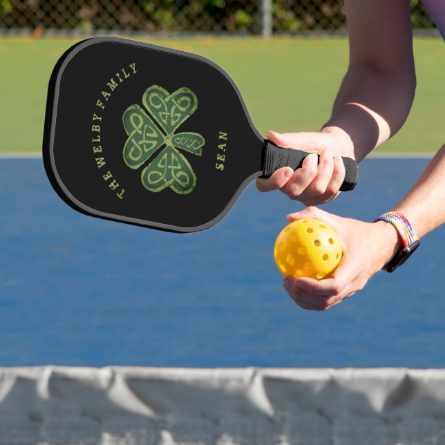 Palas De Pickleball Familia y nombre irlandeses Artsy Shamrock Persona (in situ)