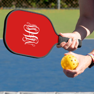 Palas De Pickleball Fuente de monograma de viña con llave griega roja