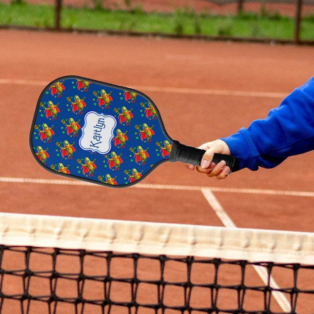 Palas De Pickleball Funny SuperPickleman sobre azul personalizado (Fun Pickle People fly through the sky, their rackets close at hand!)