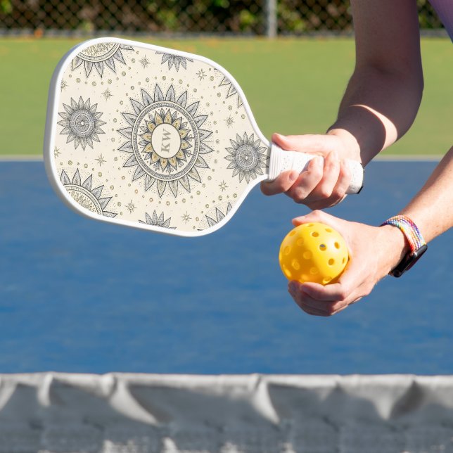 Palas De Pickleball Gray Gold Mandala Pattern Monogram (in situ)