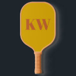 Palas De Pickleball Iniciales de monograma de terracota amarilla perso<br><div class="desc">Prepárate para servir con estilo con nuestro Monograma de Terracota Amarilla Iniciales Paddle Personalizado de Baloncesto! Con un cálido fondo de mostaza amarilla y terracota, con un monograma moderno y moda, este remo es tan único como usted. Ya sea que se esté tratando a sí mismo o que le regalen...</div>