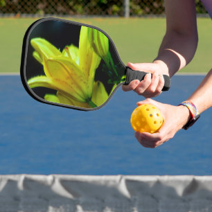Palas De Pickleball Lirio amarillo con efecto eólico de Shirley Taylor