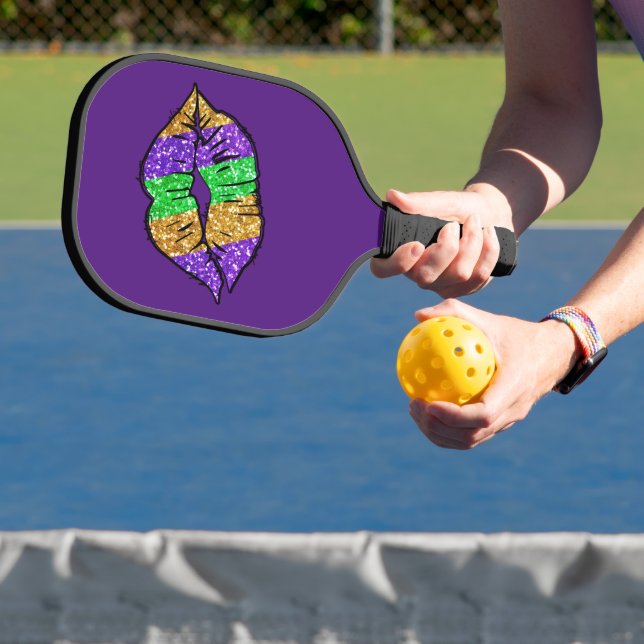 Palas De Pickleball Mardi Gras Kiss Racket (in situ)