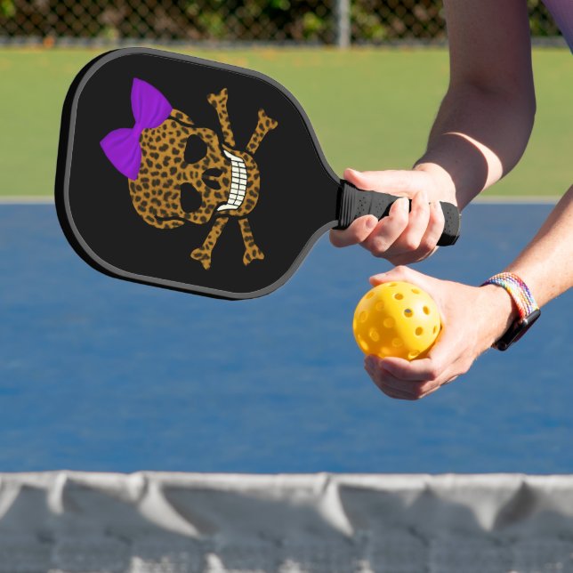 Palas De Pickleball Moda Leopard Print Pirate Skull Purple Bow (in situ)