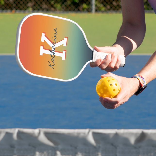 Palas De Pickleball Modern Monogrammed Name Cool Gradient  (in situ)