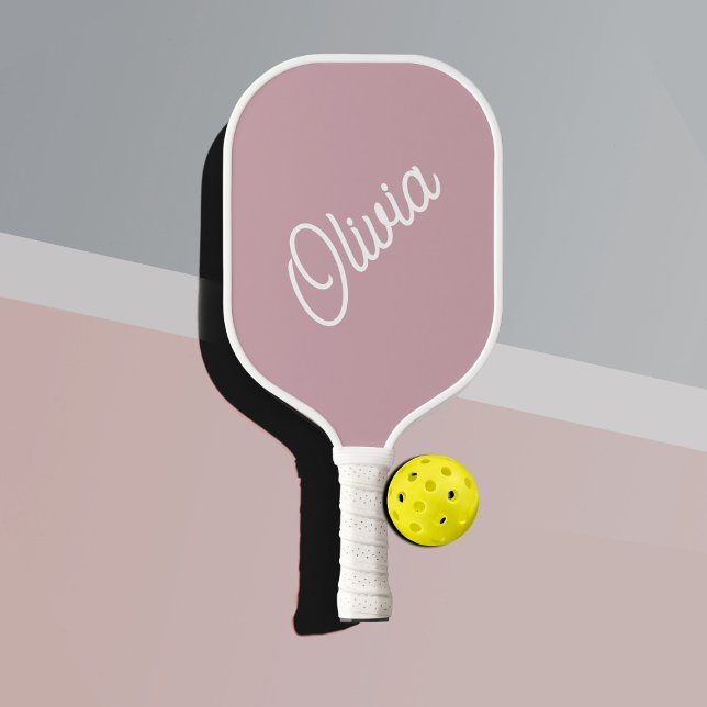 Palas De Pickleball Monograma de guión, malva (Elegant mauve color pickleball paddle with white edges and handle. White text with woman's name)