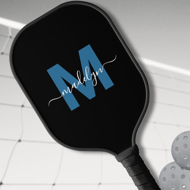 Palas De Pickleball Monograma de la letra azul negra simple (Simple Black Blue Letter Name Monogram Pickleball Paddle)