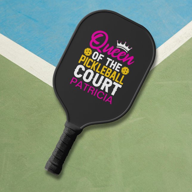 Palas De Pickleball Monograma de la Reina de la Pista de Pickleball (Add name to personalize.  See the collection for matching items.)