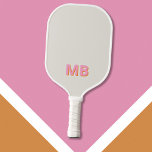 Palas De Pickleball Monograma inicial simple y moderno<br><div class="desc">Moderno y sencillo monograma inicial remo de bolas de bolas. Crea tu propio pickleball personalizado con el nombre inicial del personalizado.</div>