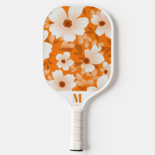 Palas De Pickleball Monograma moderno naranja y flor blanca
