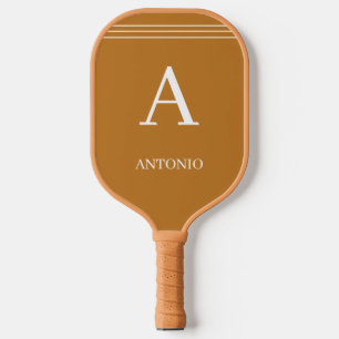 Palas De Pickleball Monograma personalizado y nombre marrón