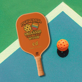 Palas De Pickleball monograma retro de cita divertida naranja