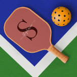 Palas De Pickleball Monograma rojo simple inicial   nombre<br><div class="desc">Un diseño rojo sencillo donde se puede añadir el nombre y el primer nombre monogramado.</div>