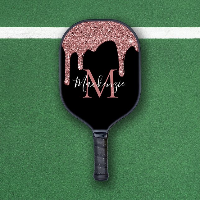 Palas De Pickleball Monograma Rosa de moda Oro y Purpurinas Negros (Chic Rose Gold and Black Glitter Drips Monogram Pickleball Paddle)